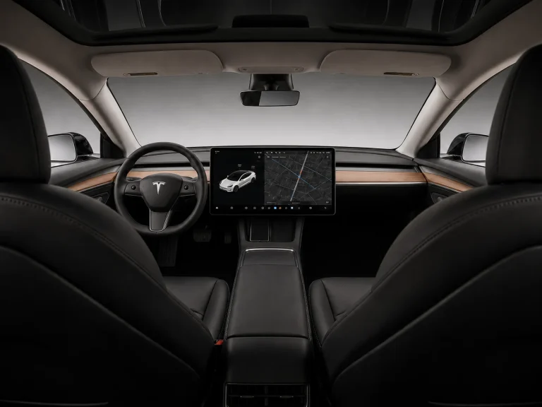 Tesla Model 3 Performance 2022 原廠駕駛艙與中央螢幕